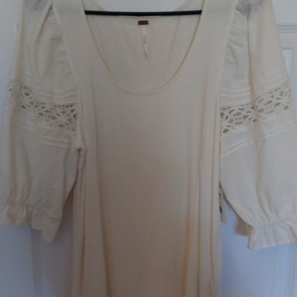 NWT XL Cream puffy sleeve top